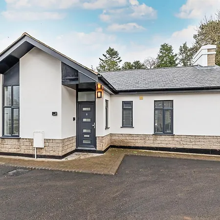 Eden Grove 2 Bed Retreat With Hot Tub *