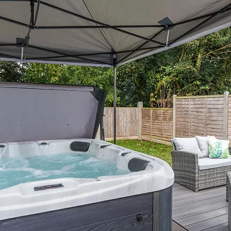 Eden Grove 2 Bed Retreat With Hot Tub Tatil Evi *